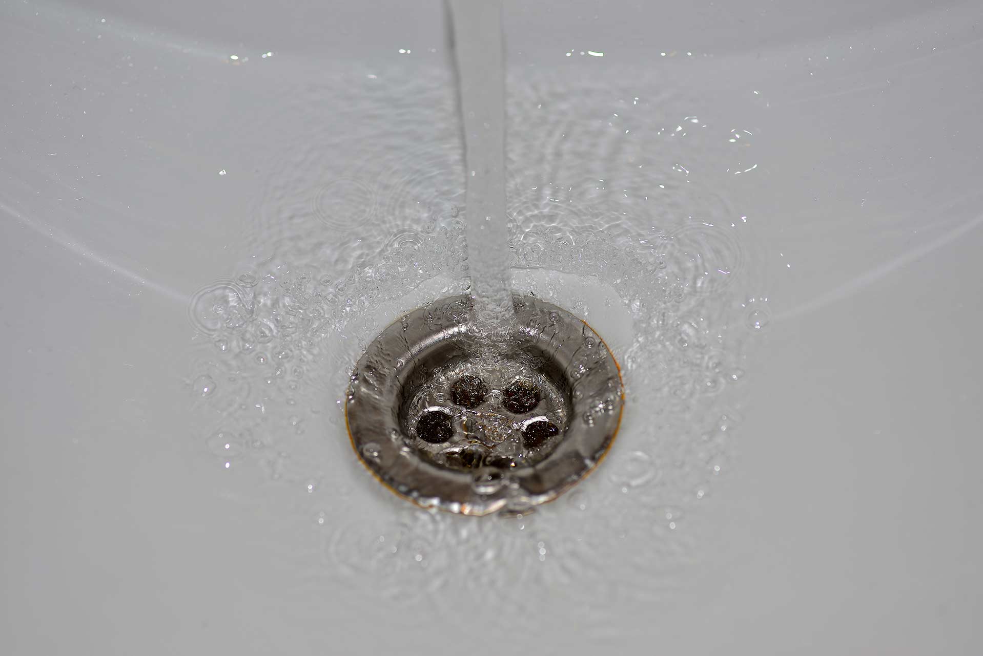 A2B Drains provides services to unblock blocked sinks and drains for properties in Thelwall.